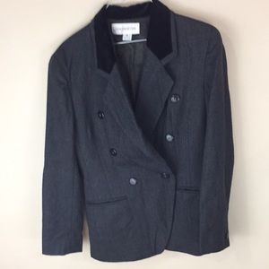 Vintage Jones New York Gray Wool Blazer with Black Velvet Collar Size 8